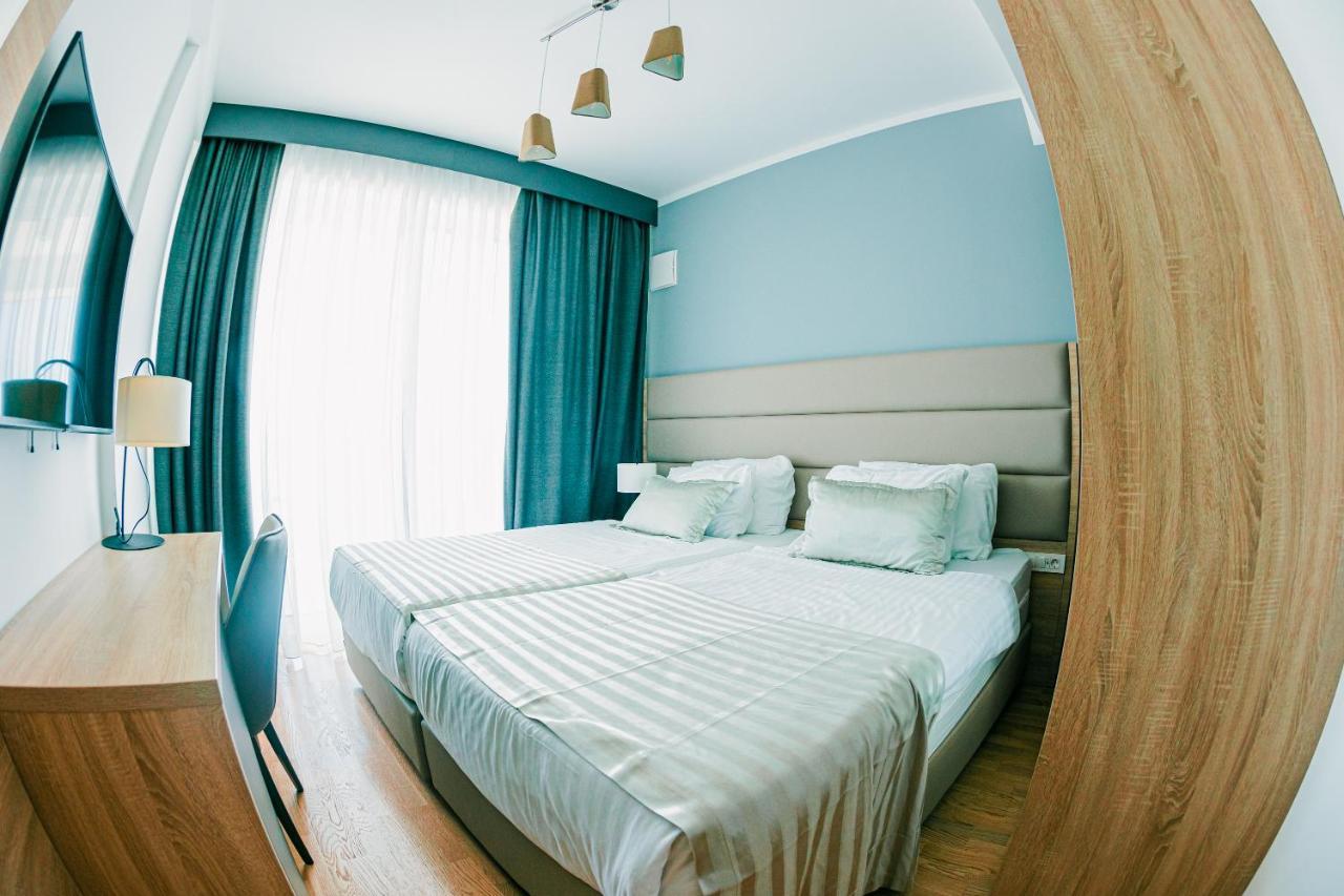 Kaneo Beach Hotel Новаля Екстер'єр фото
