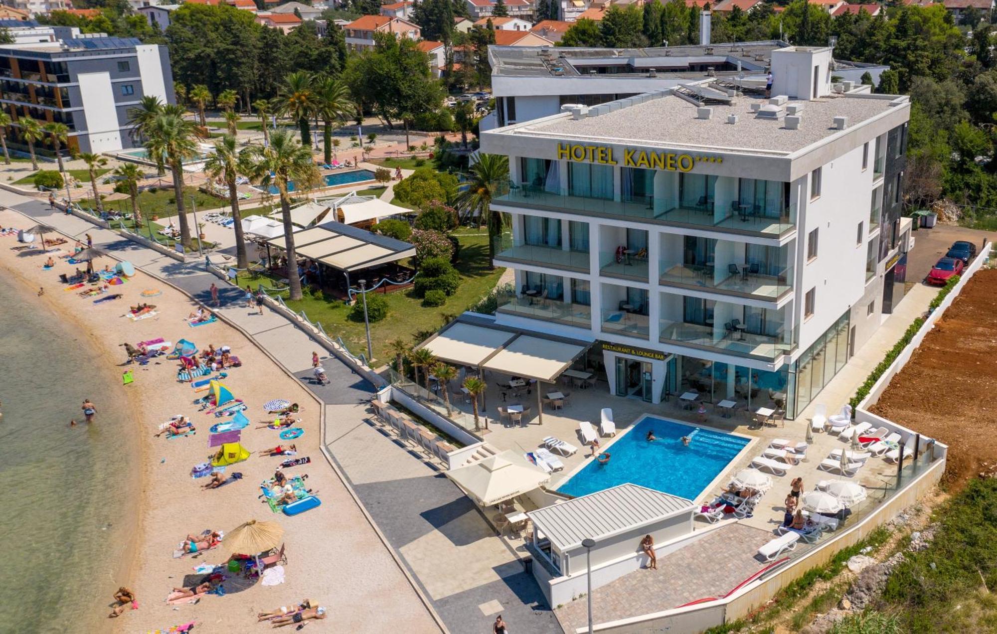 Kaneo Beach Hotel Новаля Екстер'єр фото